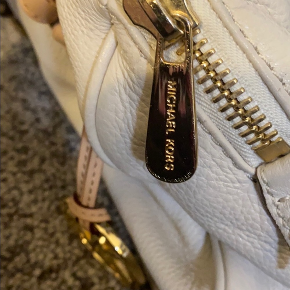 Michael Kors purse - Picture 7 of 14